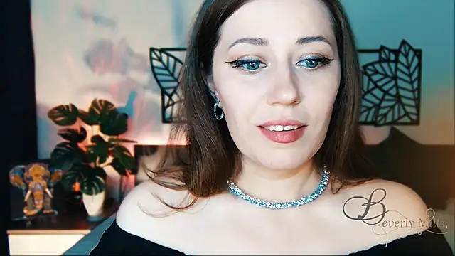 Snapshot of MissBeverlyMills chatting on 13, 2, 2025 MissBeverlyMills online show from 13, 2, 2025