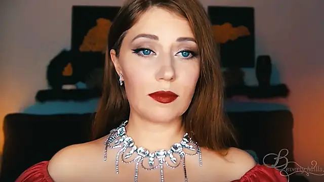 Snapshot of MissBeverlyMills chatting on 12, 9, 2025 MissBeverlyMills online show from 12, 9, 2025