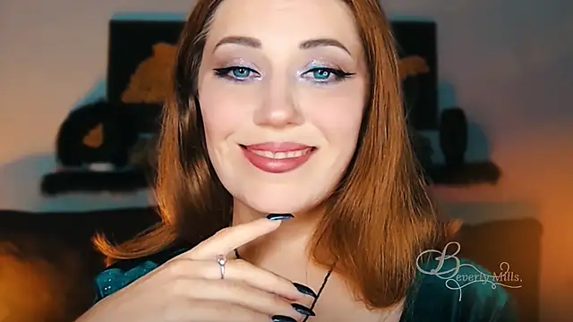 Snapshot of MissBeverlyMills chatting on 24, 9, 2025 MissBeverlyMills online show from 24, 9, 2025