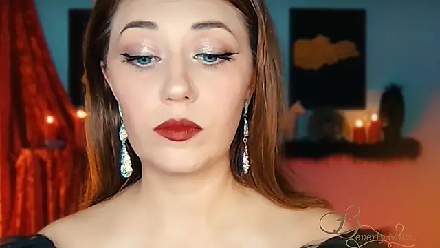 Snapshot of MissBeverlyMills chatting on 19, 10, 2025 MissBeverlyMills online show from 19, 10, 2025