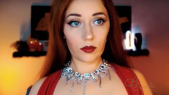 MissBeverlyMills online show from 14, 11, 2025