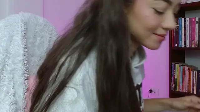 hantonella  online show from 2, 12, 2025