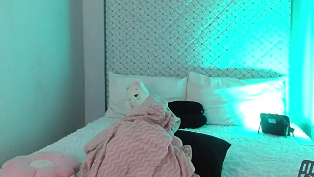 Snapshot of hantonella_ chatting on 29, 4, 2026 hantonella online show from 29, 4, 2026