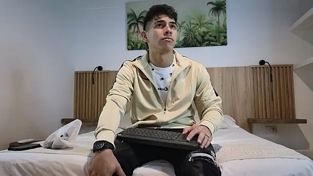 andrew rose  online show from 24, 10, 2025