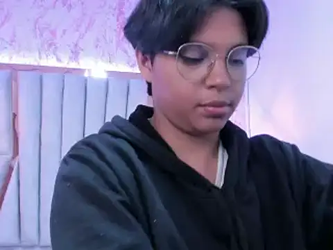 Emmapark  online show from 20, 2, 2025