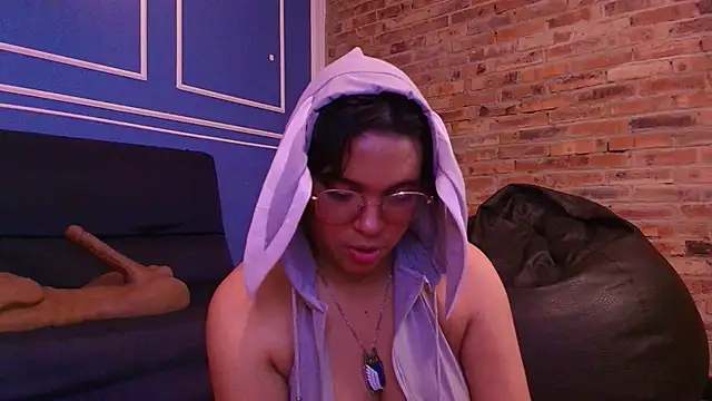 Emmapark  online show from 19, 11, 2025