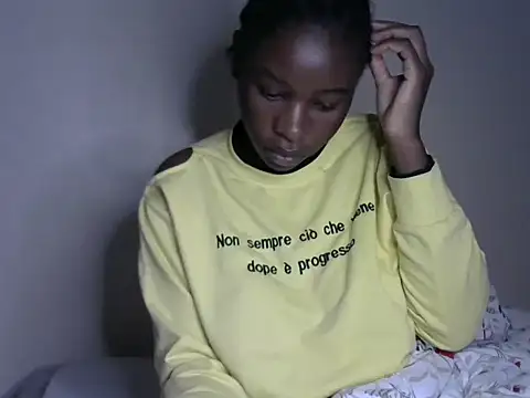 Snapshot of Novah_ chatting on 16, 4, 2026 Novah online show from 16, 4, 2026