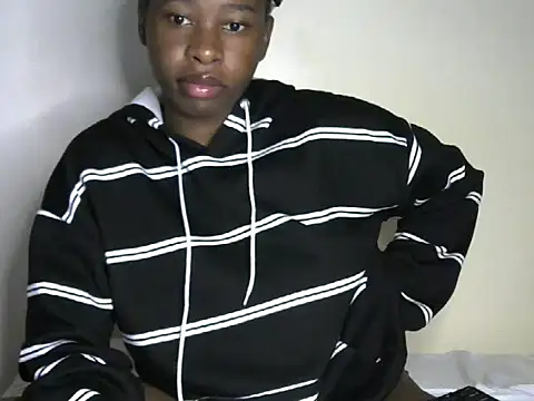 Snapshot of Novah_ chatting on 22, 4, 2026 Novah online show from 22, 4, 2026