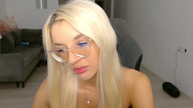 Snapshot of LovelyBianca chatting on 18, 7, 2026 LovelyBianca online show from 18, 7, 2026