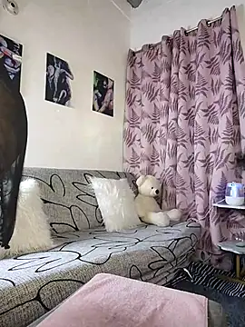 Snapshot of Charlotte_Bayron chatting on 23, 10, 2025 Charlotte Bayron online show from 23, 10, 2025