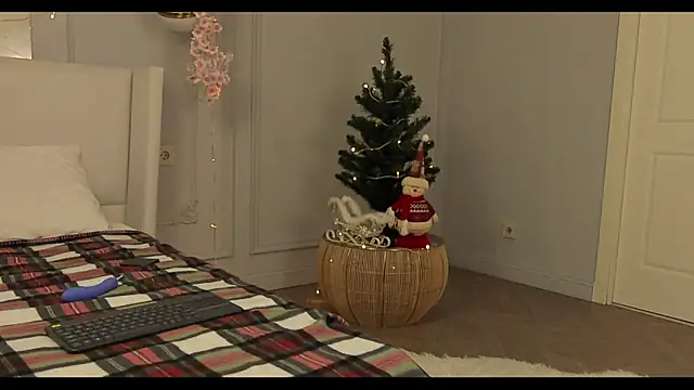 Miley Smile online show from 21, 12, 2024