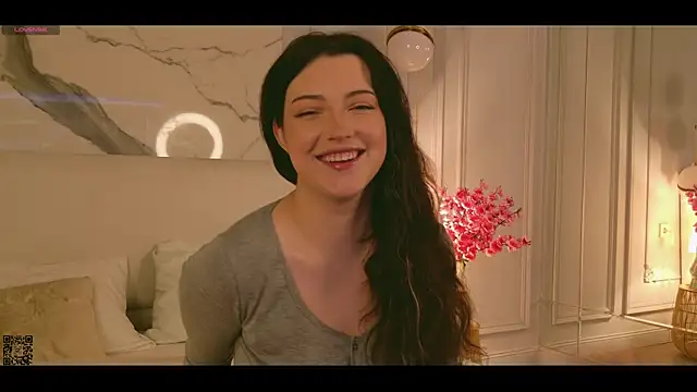 Miley Smile online show from 5, 10, 2025