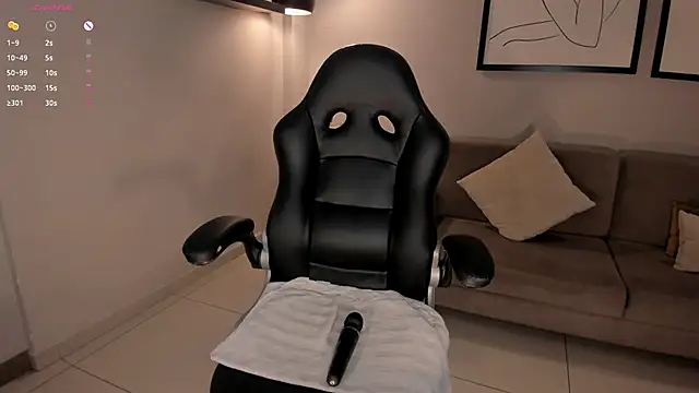 CharlotteCox  online show from 21, 1, 2025