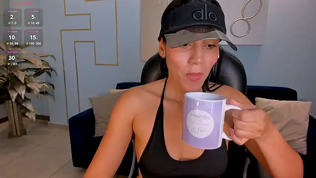 CharlotteCox  online show from 10, 2, 2025