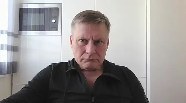 Snapshot of johnnym1 chatting on 7, 3, 2025 johnnym1 online show from 7, 3, 2025