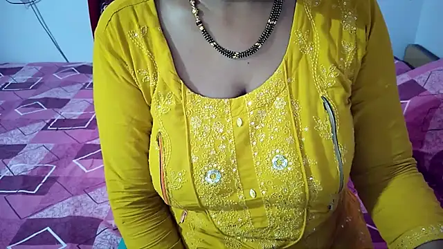 Snapshot of samyukthapuretelugu chatting on 1, 5, 2026 samyukthapuretelugu online show from 1, 5, 2026