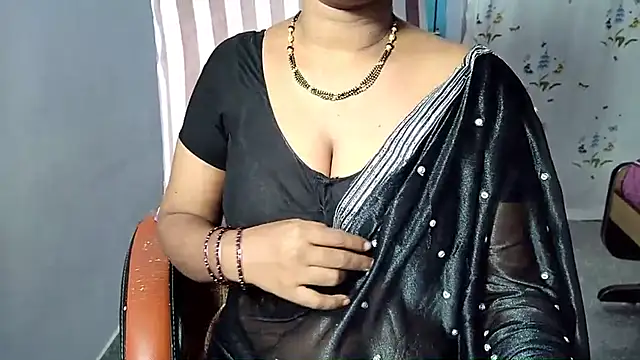 Snapshot of samyukthapuretelugu chatting on 3, 5, 2026 samyukthapuretelugu online show from 3, 5, 2026