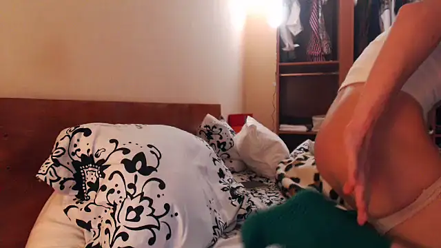 Snapshot of LovelyAndraGirl chatting on 12, 1, 2025 LovelyAndraGirl online show from 12, 1, 2025