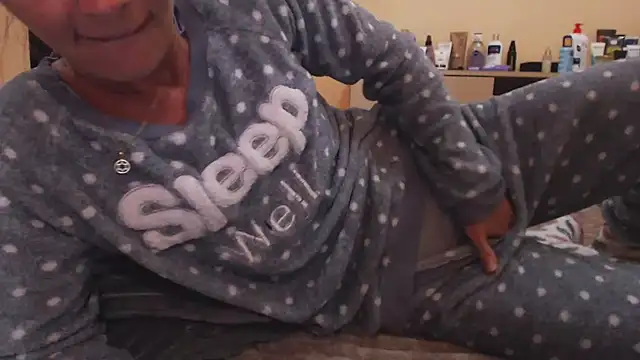 Snapshot of LovelyAndraGirl chatting on 17, 9, 2025 LovelyAndraGirl online show from 17, 9, 2025