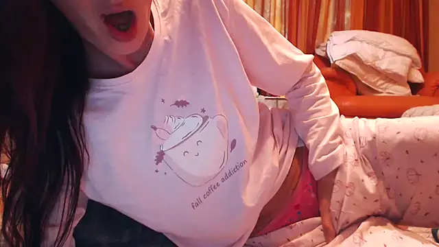 Snapshot of LovelyAndraGirl chatting on 15, 10, 2025 LovelyAndraGirl online show from 15, 10, 2025