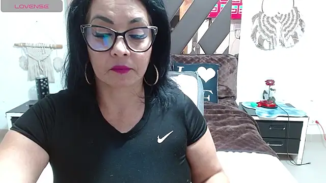 lindaesmeralda online show from 5, 2, 2025