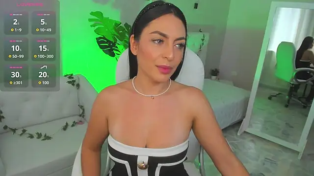 Snapshot of yourmagic_venus chatting on 27, 5, 2026 yourmagic venus online show from 27, 5, 2026