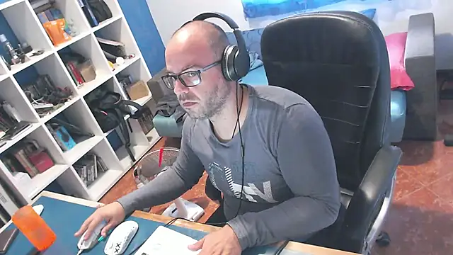 Snapshot of ravingr4d4 chatting on 12, 9, 2025 ravingr4d4 online show from 12, 9, 2025