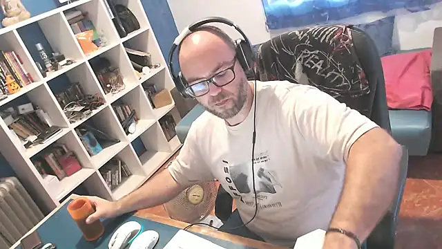 Snapshot of ravingr4d4 chatting on 17, 9, 2025 ravingr4d4 online show from 17, 9, 2025