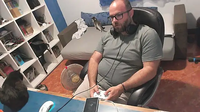 Snapshot of ravingr4d4 chatting on 1, 10, 2025 ravingr4d4 online show from 1, 10, 2025