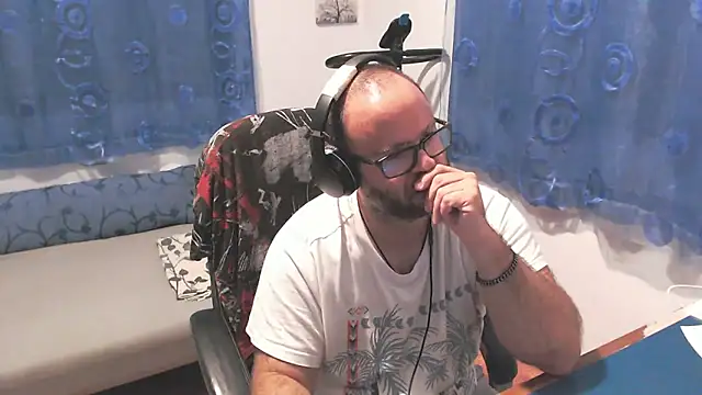Snapshot of ravingr4d4 chatting on 2, 10, 2025 ravingr4d4 online show from 2, 10, 2025