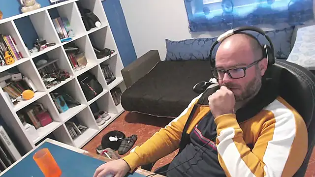 ravingr4d4 online show from 25, 10, 2025