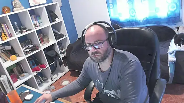 ravingr4d4 online show from 31, 10, 2025