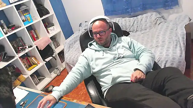 ravingr4d4 online show from 4, 2, 2026