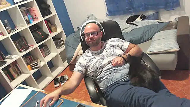 ravingr4d4 online show from 4, 3, 2026