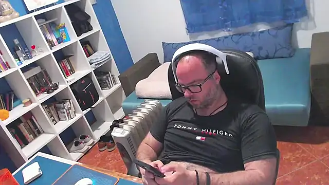 ravingr4d4 online show from 5, 4, 2026