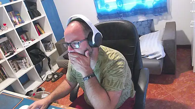 ravingr4d4 online show from 10, 7, 2026