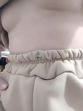 SweetGirl2k2 online show from 18, 2, 2025