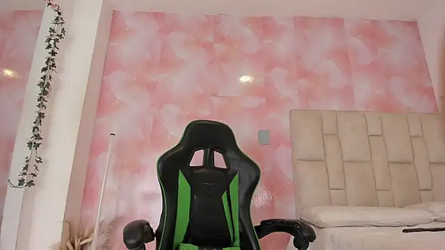 emily lean  online show from 8, 4, 2026