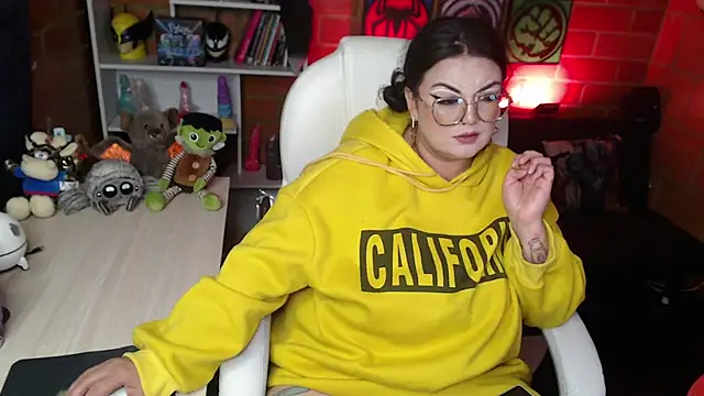 Snapshot of juliette_rd chatting on 8, 1, 2025 juliette rd online show from 8, 1, 2025