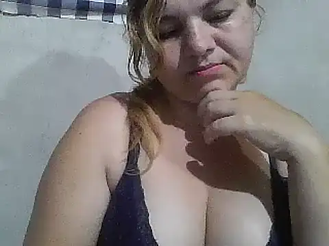 Snapshot of laiscibelle chatting on 10, 9, 2025 laiscibelle online show from 10, 9, 2025