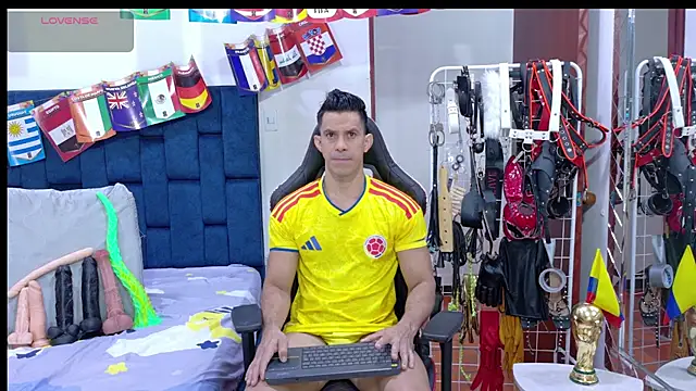 JoseRumbero26 online show from 7, 7, 2026