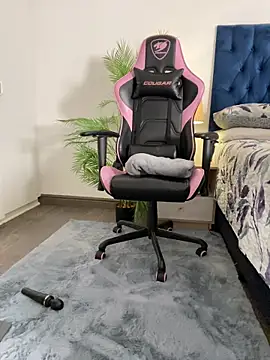 Stunning Booty online show from 2, 4, 2026