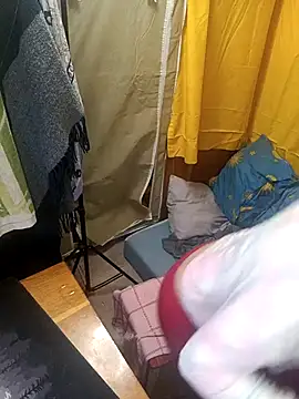 wLESLYMOSw online show from 8, 3, 2025