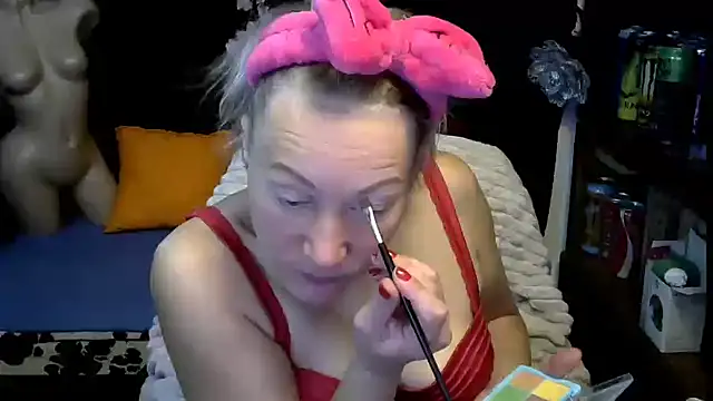 wLESLYMOSw online show from 6, 11, 2025