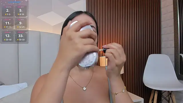 Julietasantos   online show from 17, 12, 2025