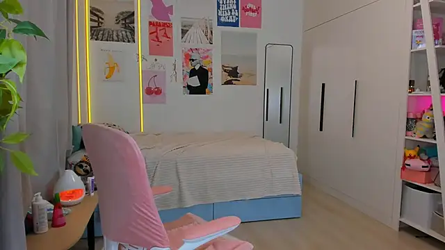 Lily Young online show from 26, 3, 2026