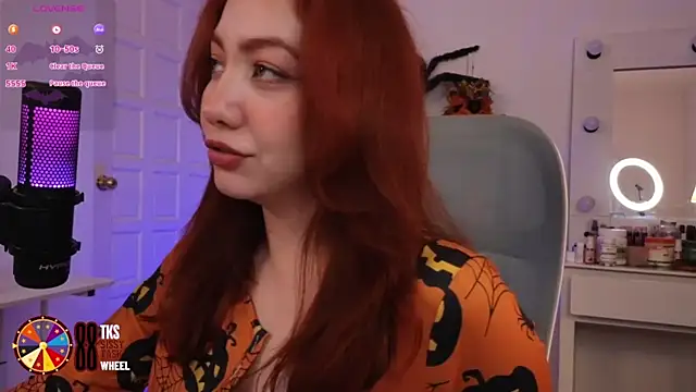 LilyVelvett online show from 2, 10, 2025