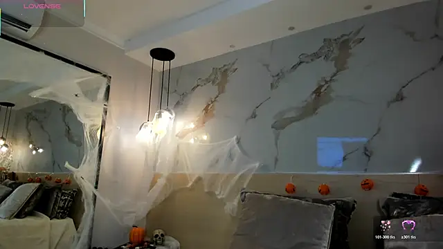 LeaThompson online show from 2, 11, 2025