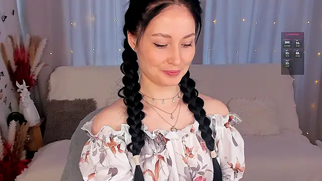 Snapshot of LisaMooore chatting on 14, 2, 2025 LisaMooore online show from 14, 2, 2025