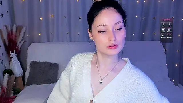 Snapshot of LisaMooore chatting on 25, 2, 2025 LisaMooore online show from 25, 2, 2025